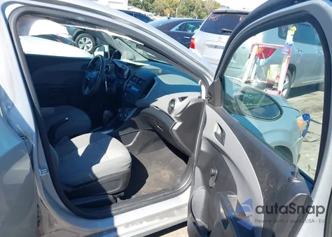 2016 Chevrolet Sonic Ls Auto z USA, uszkodzony, nr VIN 1G1JA5SH3G4164341